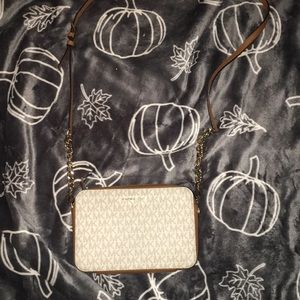 ginny medium micheal kors cross body bag